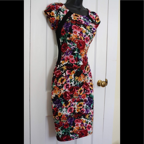 DGNY Dresses & Skirts - • DGNY • Floral Dress